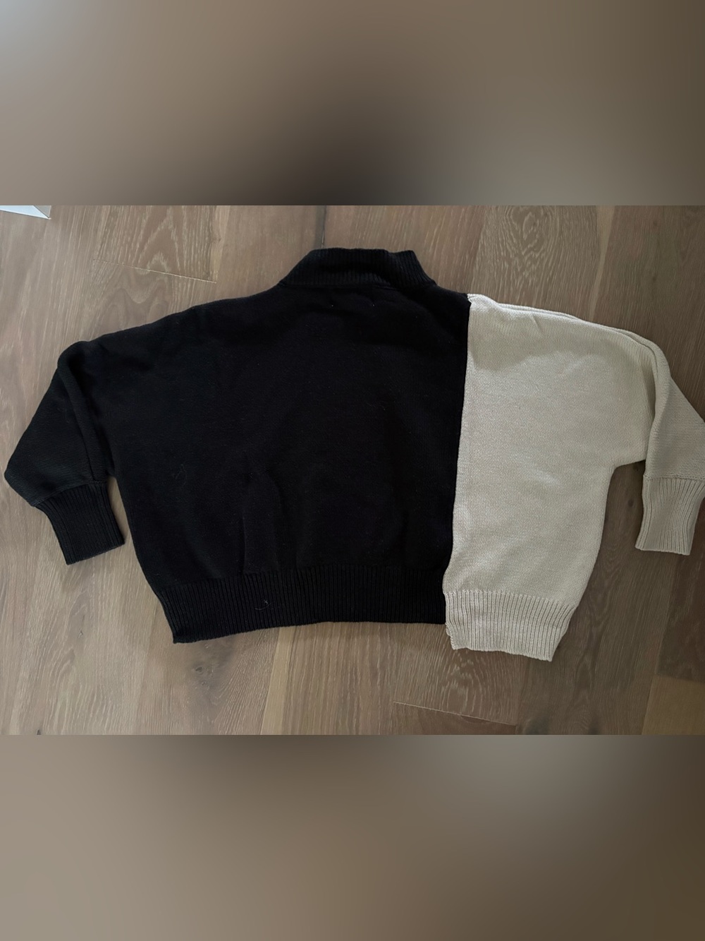 Colorblock Black and Cream Women's Sweater, Size Small